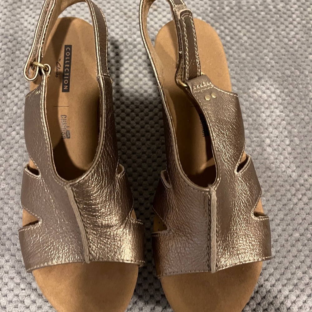 Clarks platinum cushion shoe